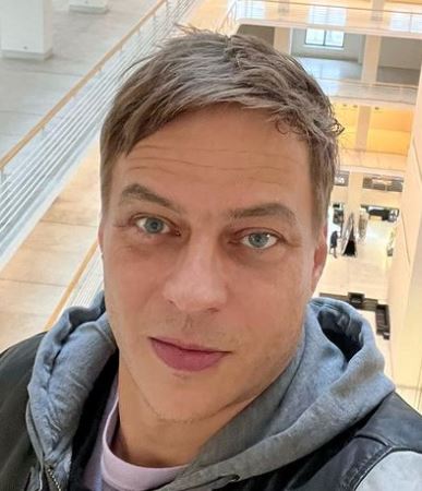 What is Thomas Wlaschiha’s relationship status? Wife or Girlfriend?