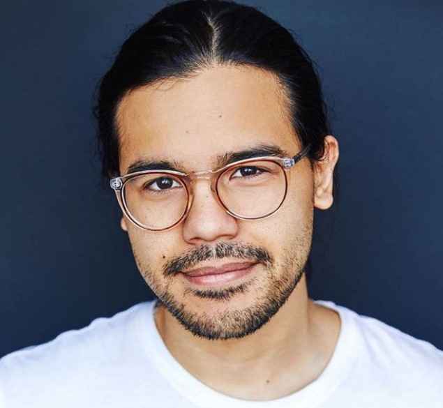 Who is Carlos Valdes’ wife?  Is the actor married yet?